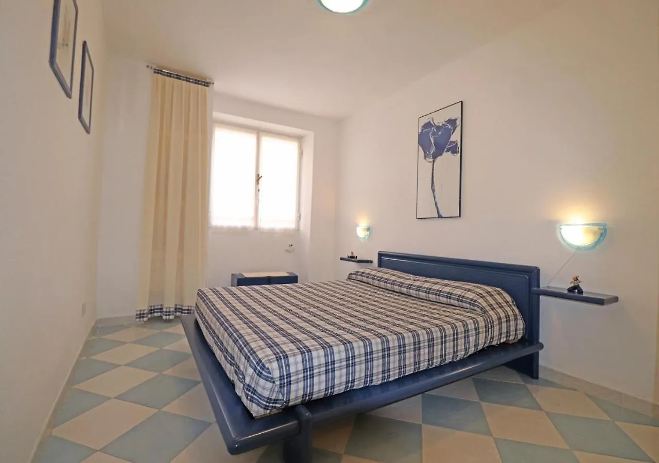 Volta 01- Bilocale nel centro storico di La Maddalena Appartamento La Maddalena  0*, La Maddalena (Sassari)